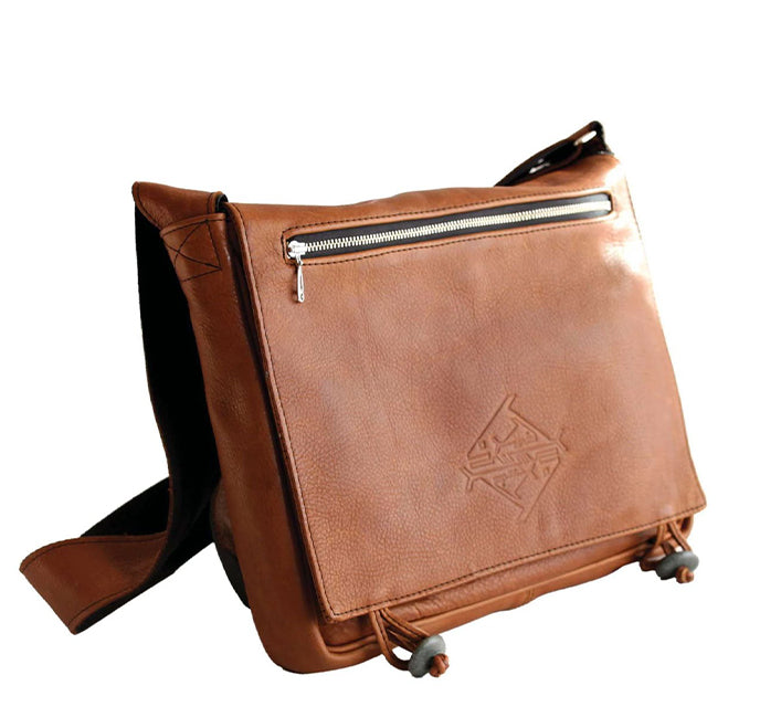 unisex-leather-cross-body-bag-handmande-in-canada-british-columbia
