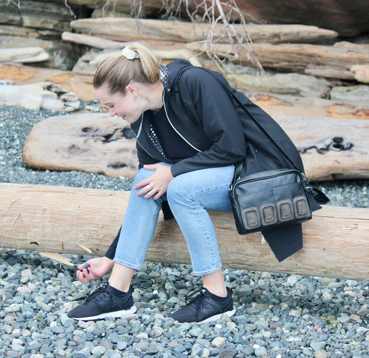 Compact Purse Op-Art - Indian Summer's designer leather purses
